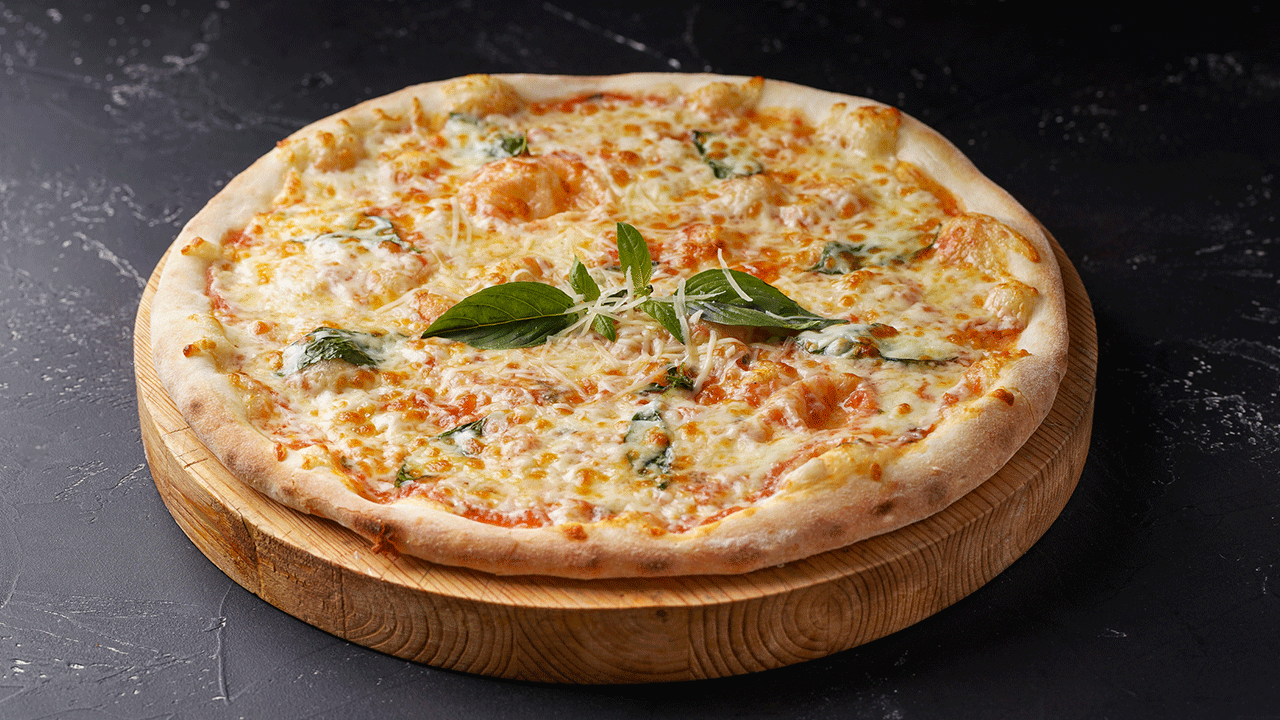 пицца с четырьмя видами сыра